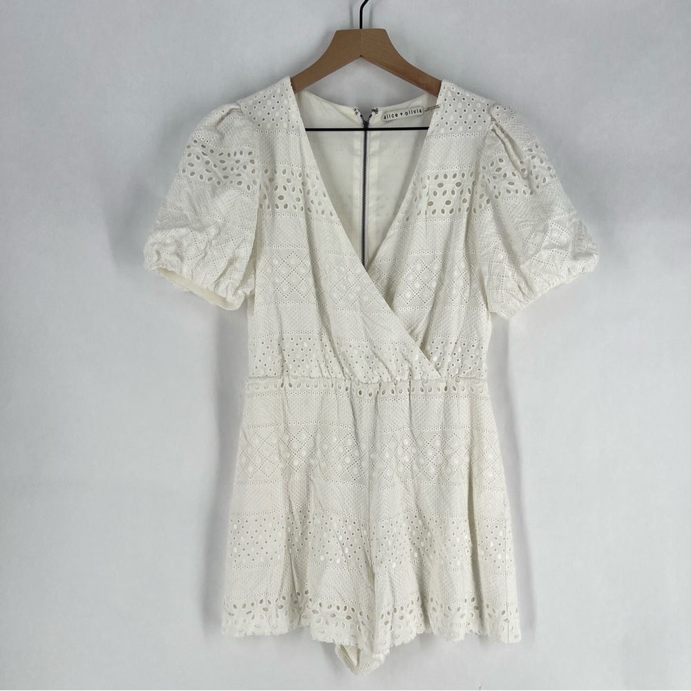 Alice + Olivia Eyelet Lace Romper Wrap‎ Puff Sleeve White Exposed Zipper Size 6